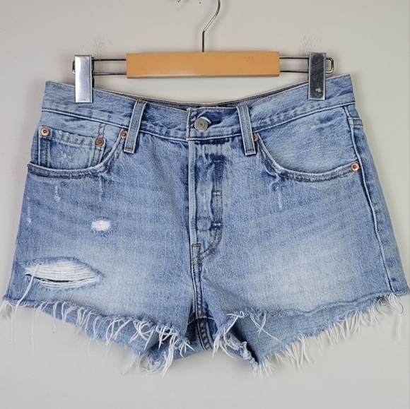 Levi's 501 Shorts Button Fly Frayed Hem 26 - Picture 12 of 12